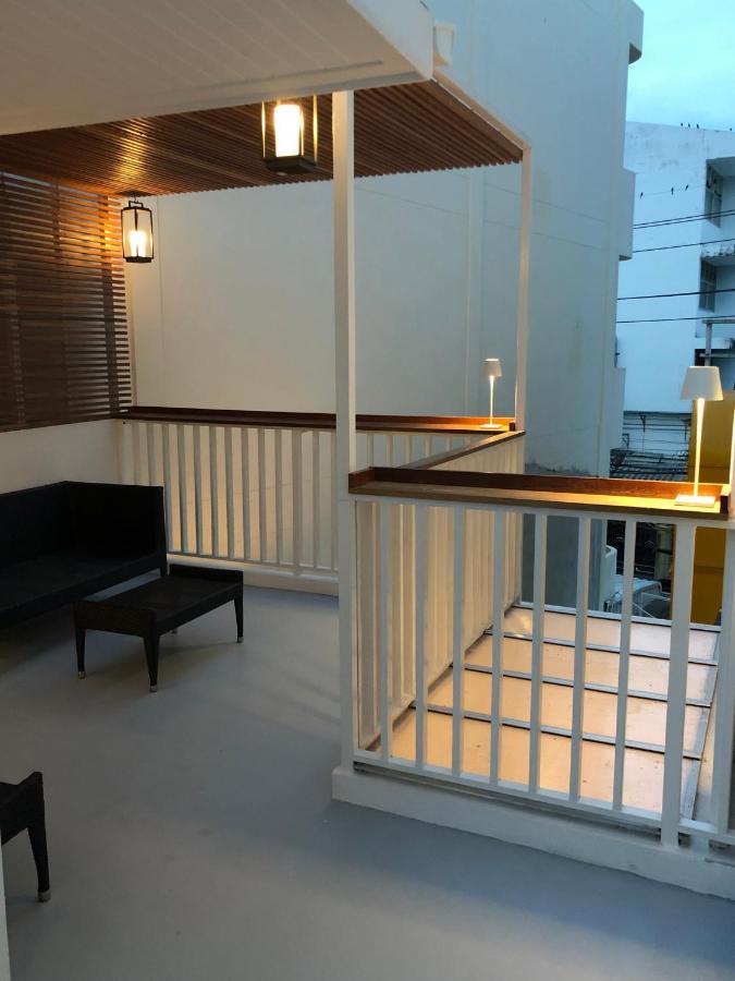 Yellow Door Hua Hin Exterior photo